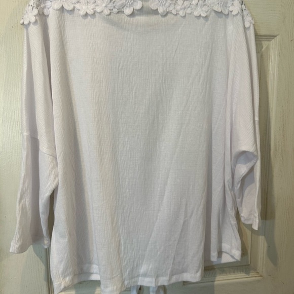 NWT ELLE White Soft Knit Top Mid Length Sleeves and Tie at Bottom of Hem - Picture 5 of 10